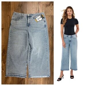 NWT! Edited by Remi Bader Cropped Wide Leg Jeans, Light Wash, Stretch, Size 12
